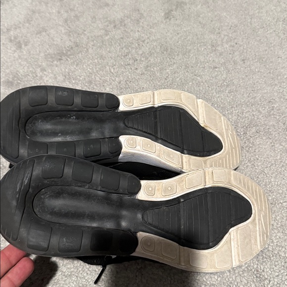 Nike Air Max 270 Black and White Women’s Sneakers - Picture 4 of 5